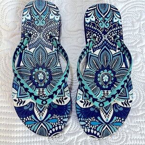 Vera Bradley Blue Island Medallion Flip Flops Women's Size Small (6)